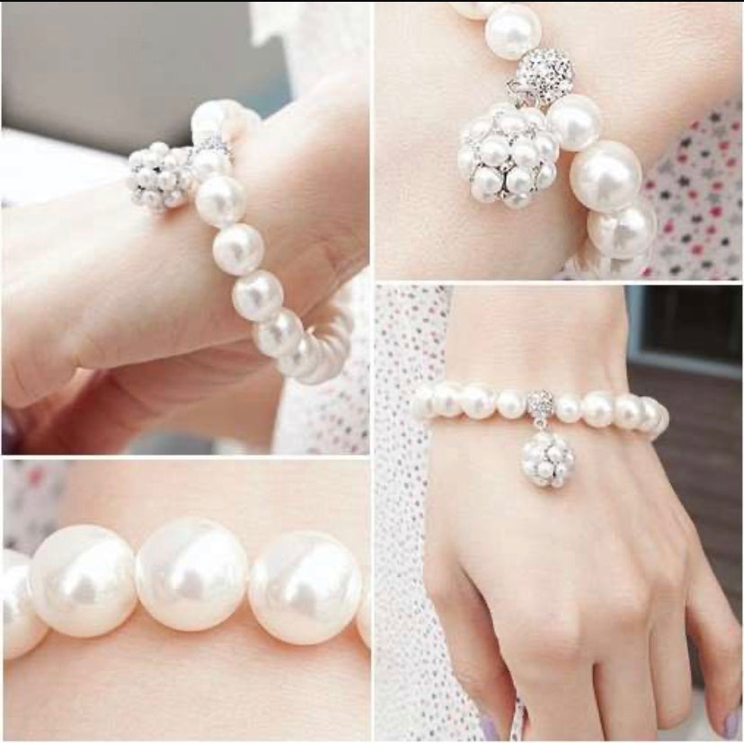 Delicate Gorgeous white Pearl Bracelets Bangles.